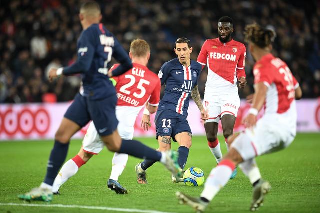 邮报：穆帅在土耳其住的酒店为奥斯曼宫殿改建，他钟爱室内泳池