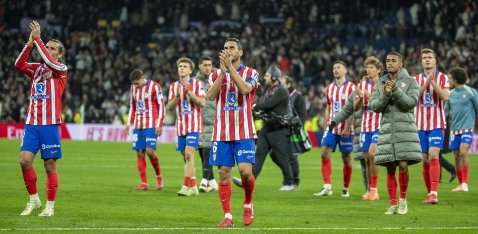 登国际舞台，泰州队“苏超”冠军奖杯亮相中国国际进口博览会