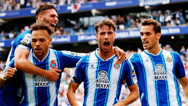 记者：切尔西前锋布罗亚接近永久转会伯恩利