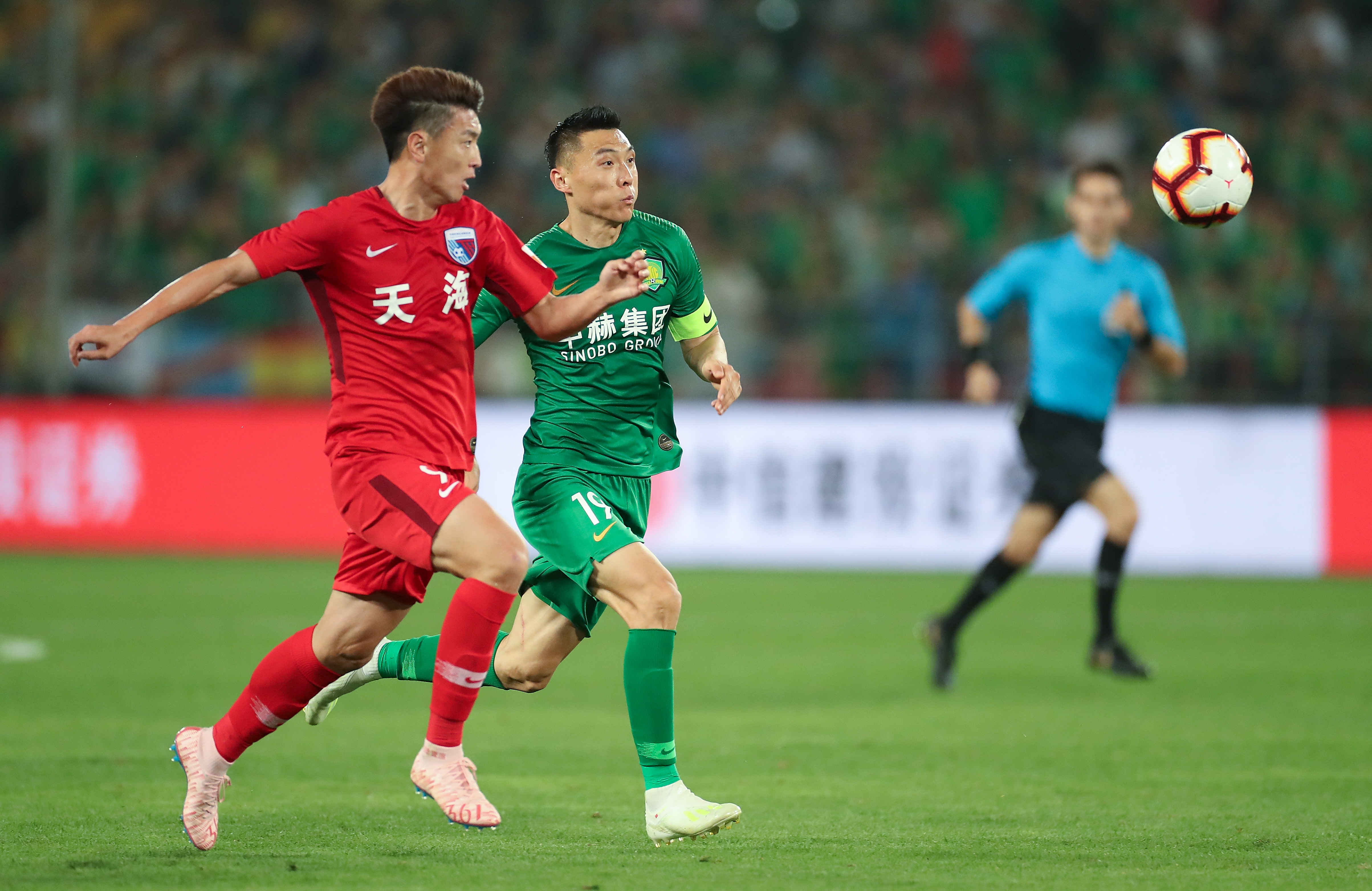 沃特金斯和罗杰斯上赛季至今连线已造8球，英超同期最多