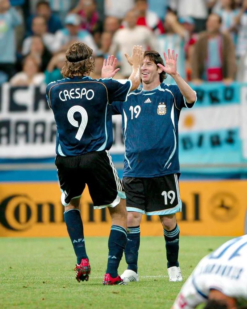 英媒：热刺队长罗梅罗累计5张黄牌停赛，防线或将面临挑战