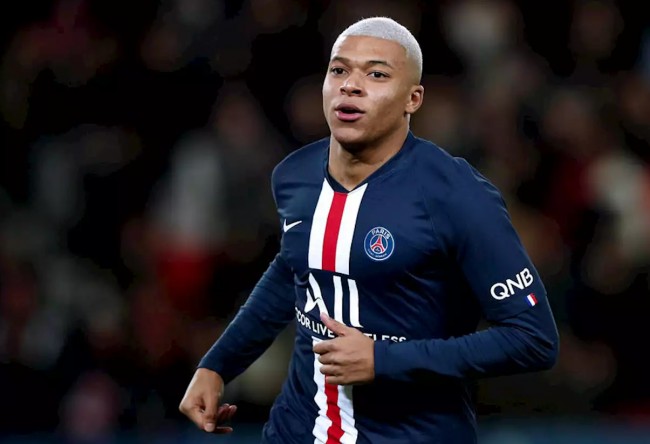 阿根廷球员看女儿球赛时与他人发生争执，被汽车钥匙刺伤头部