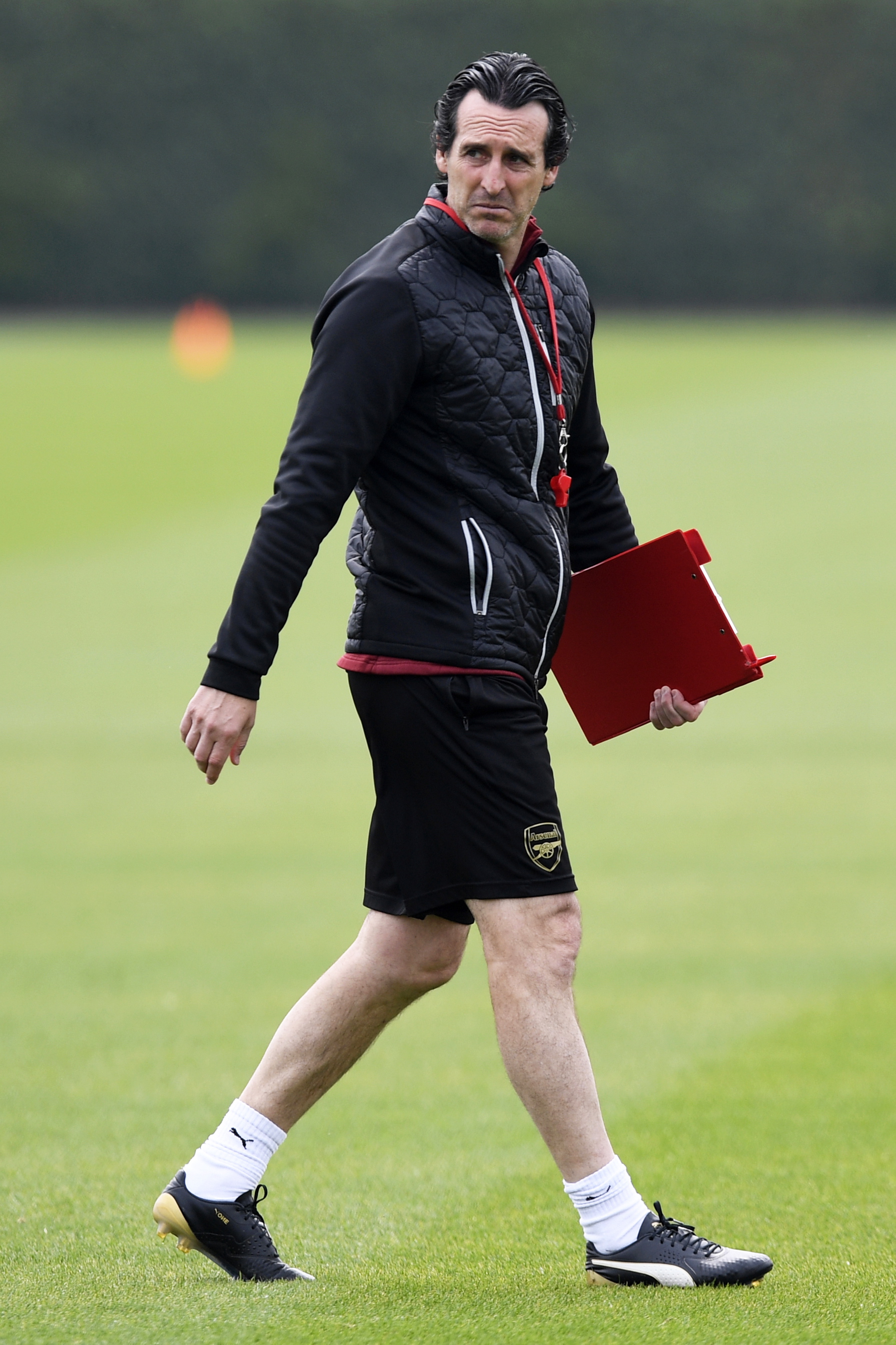 瓜迪奥拉痛陈罗德里缺席之苦：曼城防守危机能否挺过寒冬？